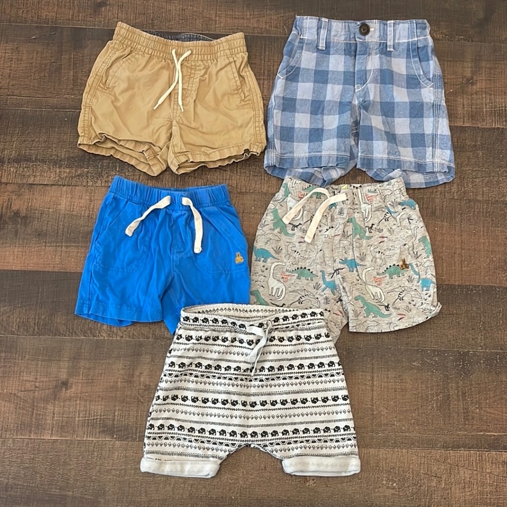 18-24 month Gap & 1 pair of Old Navy shorts